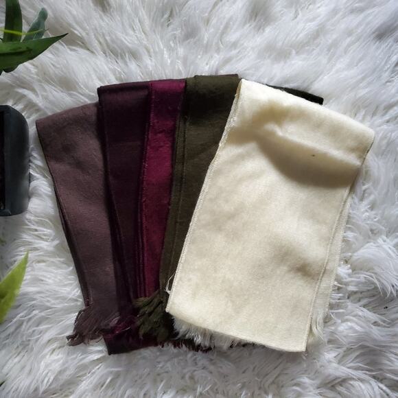 100% Alpaca Wool Wine Red Fringed Scarf NWOT One Size Fits Most - Picture 2 of 2